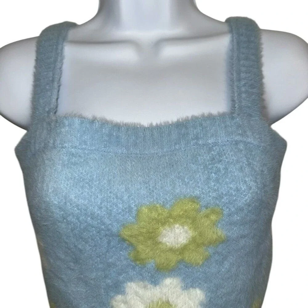 KENDALL‎ & KYLIE Pacsun Baby Blue Fuzzy Floral Crop Top NWT Size Medium - Picture 3 of 6